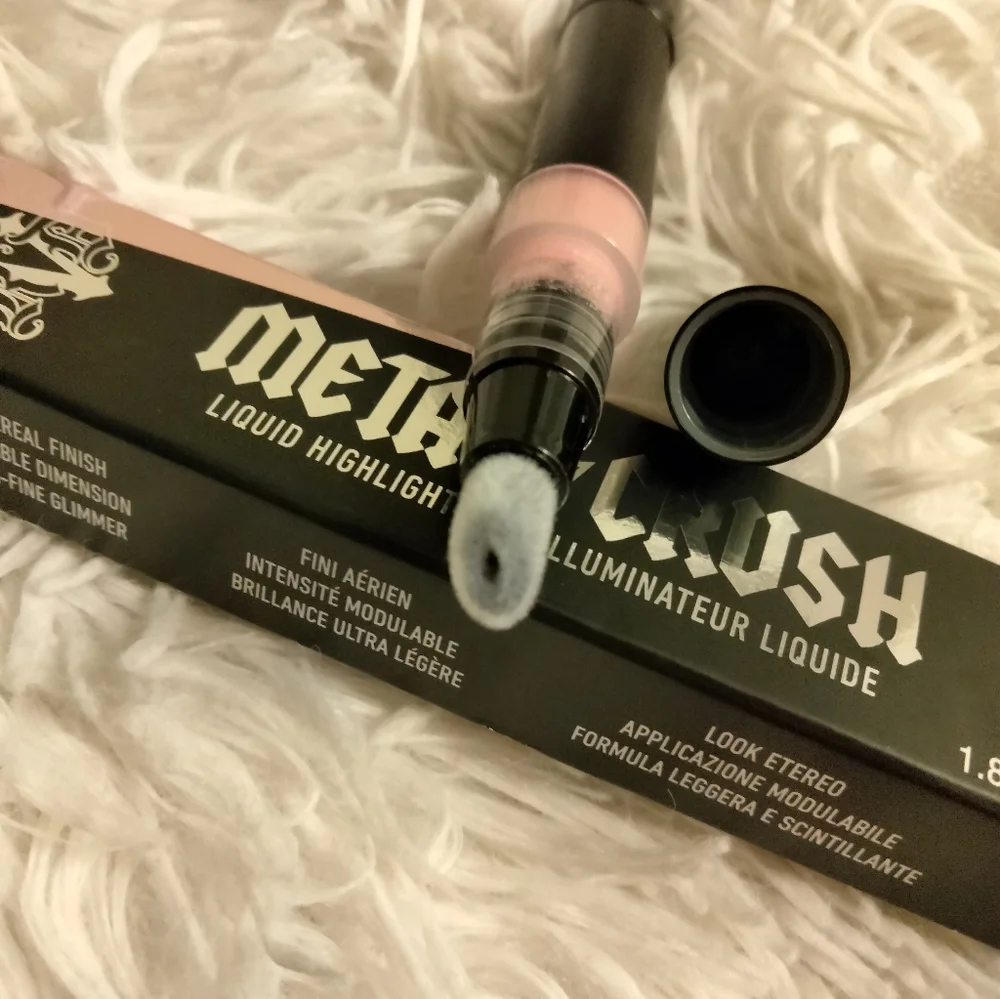🆕 🥀Kat Von D Metal Crush Liquid Highlighter in Roseshock 🌹🥀⚡